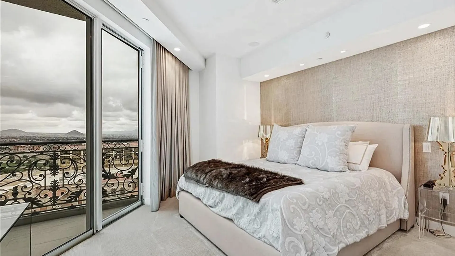 Luxurious Four-Bedroom Penthouse Las Vegas Appartement